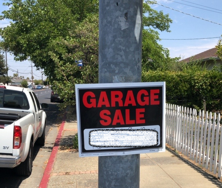 garage sale sign